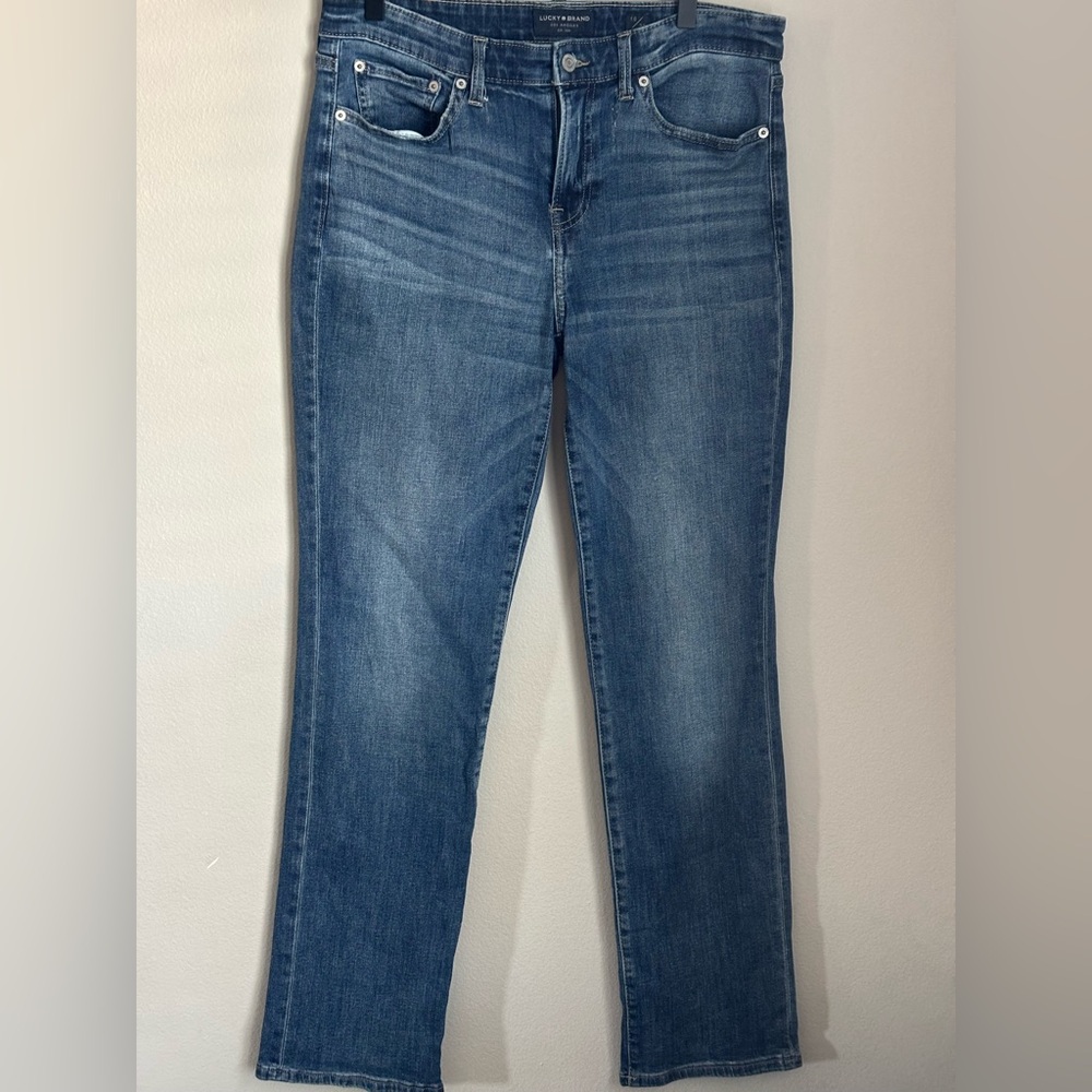 Lucky Brand Women’s Jeans – Classic Straight Leg, Medium Wash Denim Size 10
